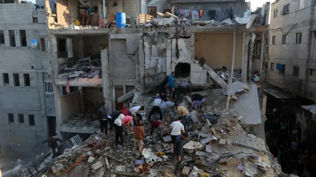 Hunger grows in Gaza amid Israeli attacks