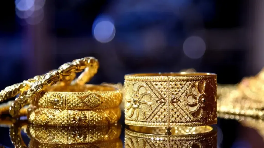 Gold price hits record high in Bangladesh