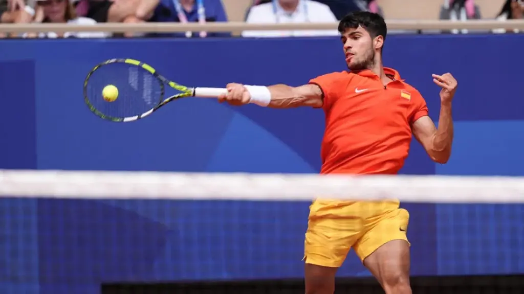 Alcaraz into semis with performance fit for a queen
