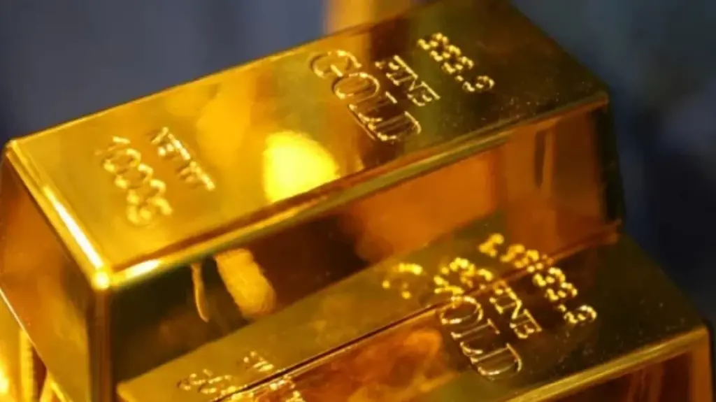 Gold prices hit record high